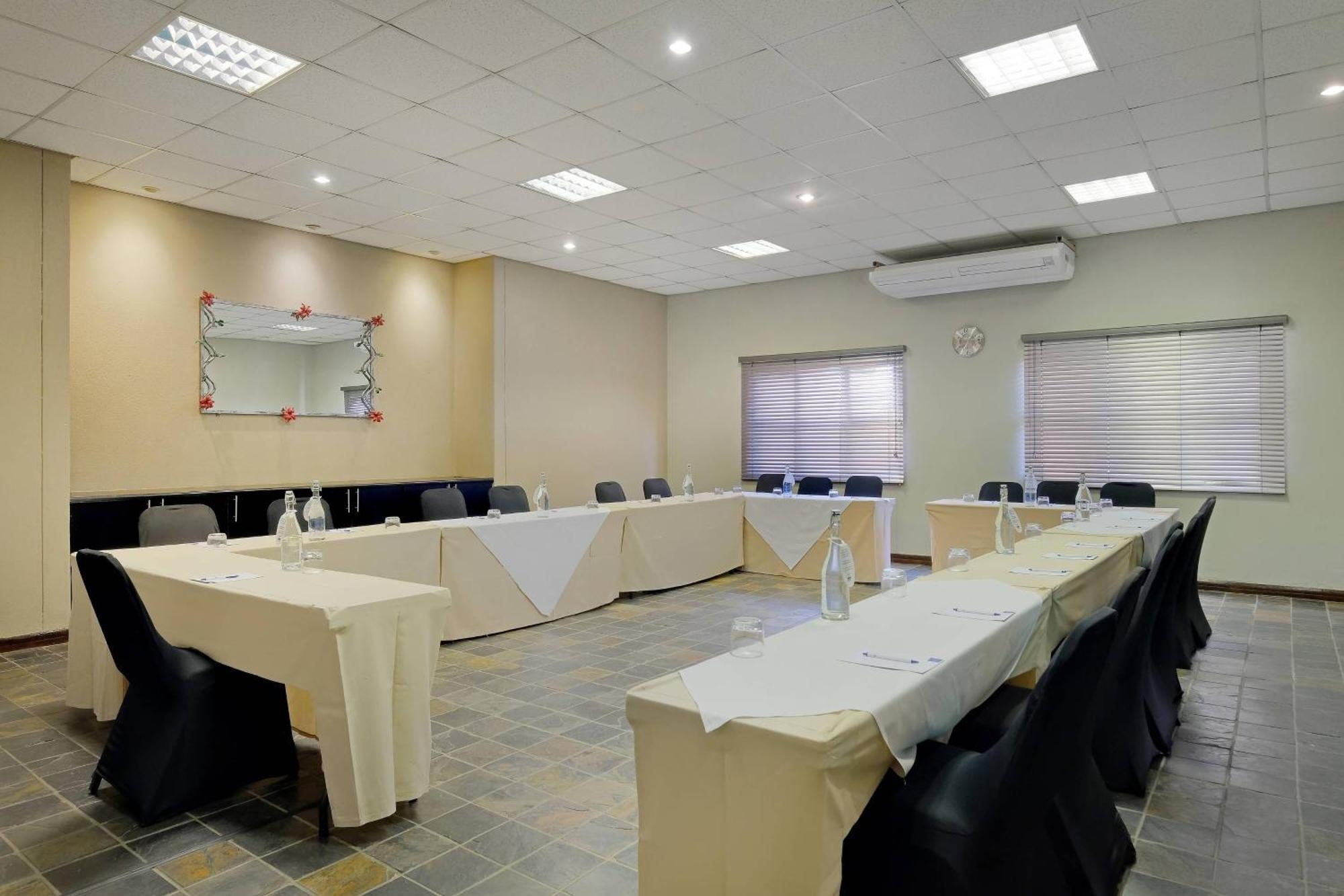 Protea Hotel By Marriott Polokwane Landmark Luaran gambar